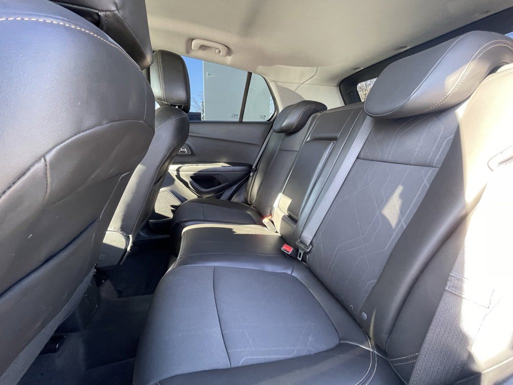Used 2022 Chevrolet Trax LT w/ Sport Edition image 14