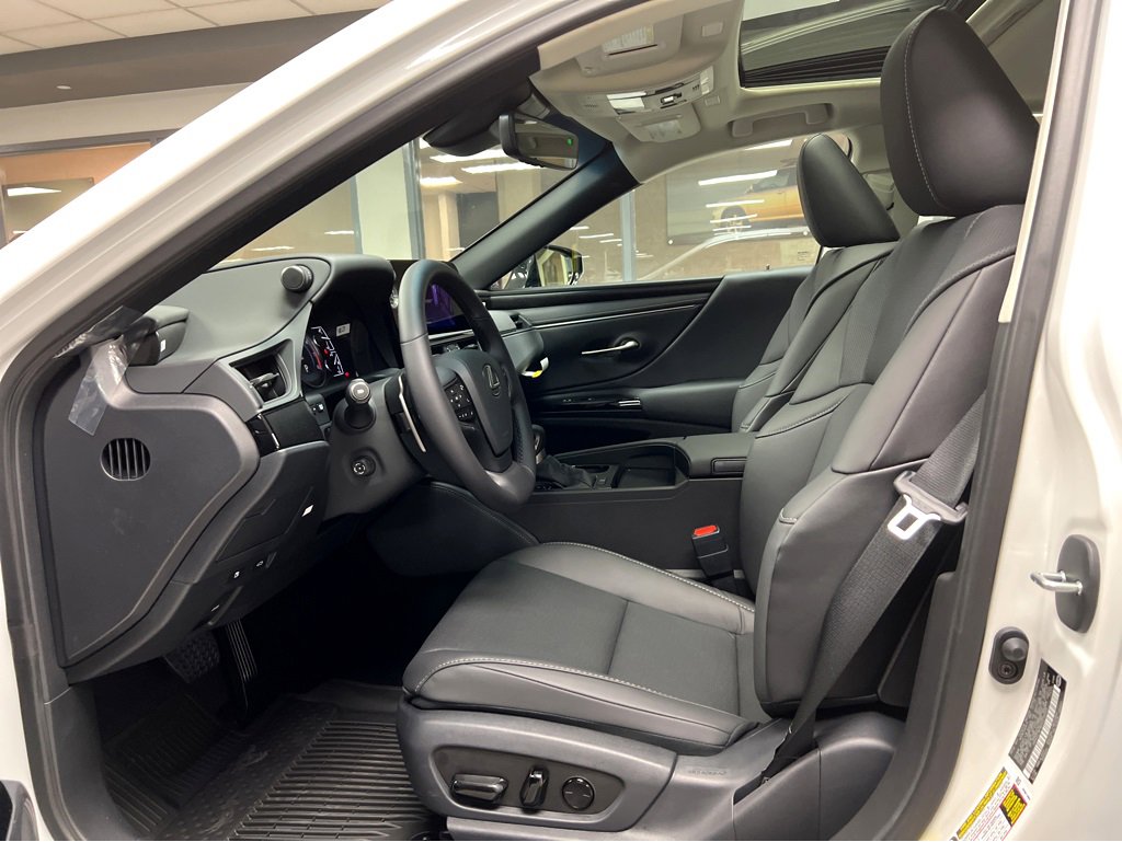 New 2025 Lexus ES 350 w/ Premium Package image 9