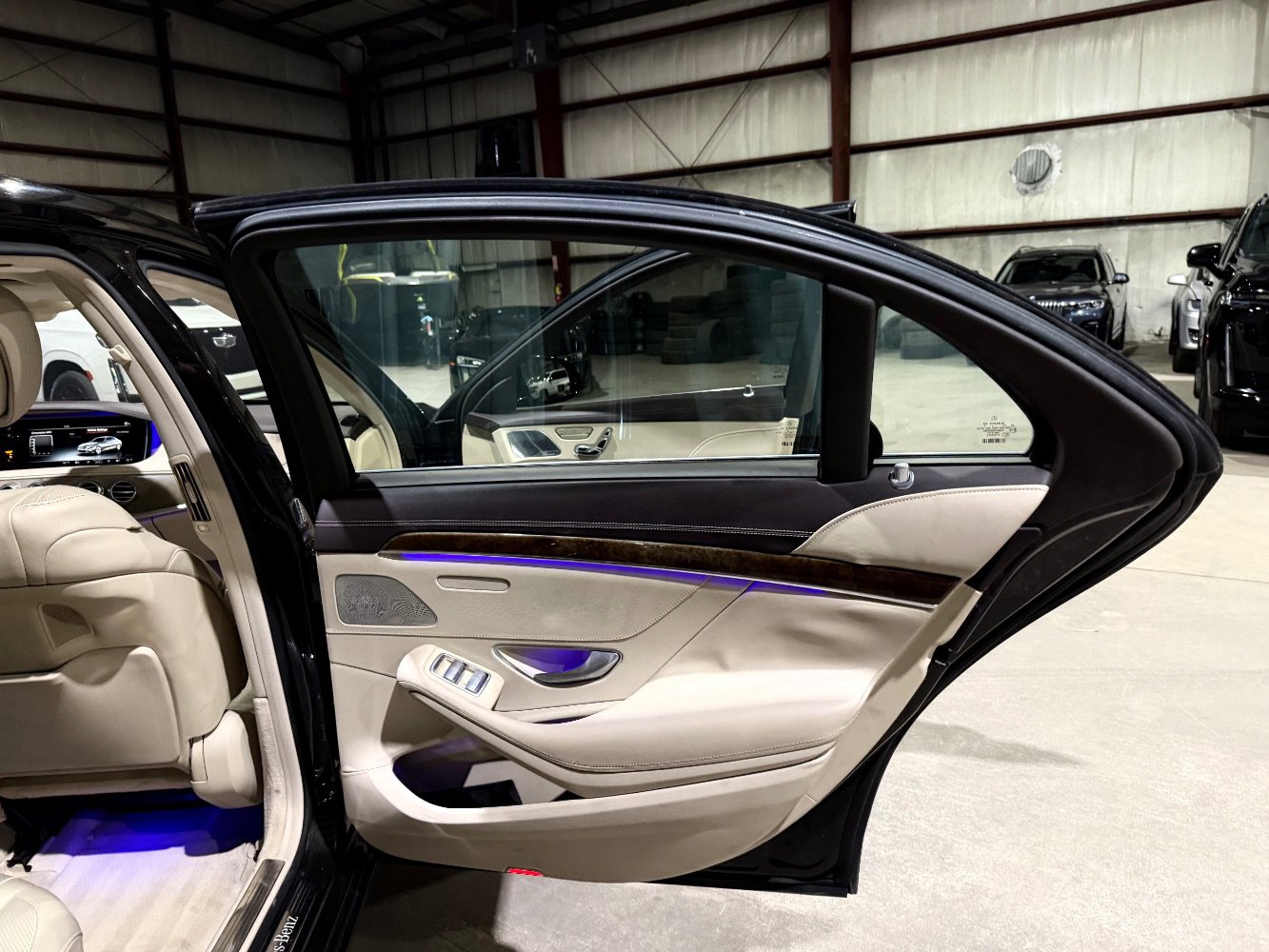Used 2015 Mercedes-Benz S 550 Sedan image 19