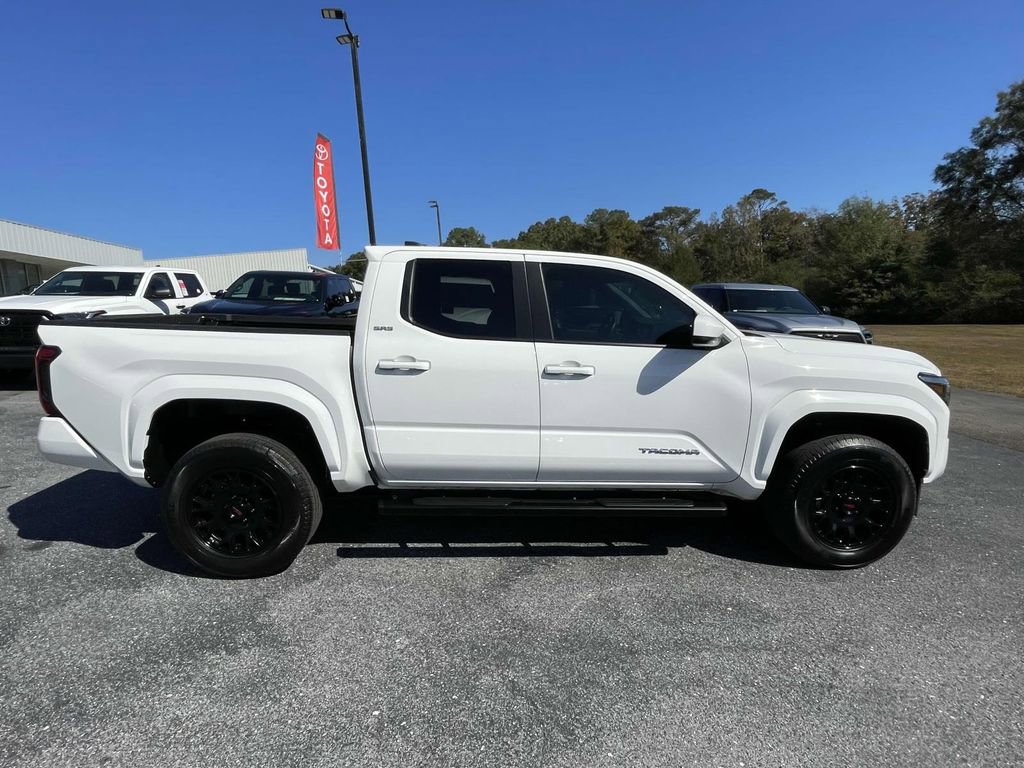 Used 2025 Toyota Tacoma SR5 image 2
