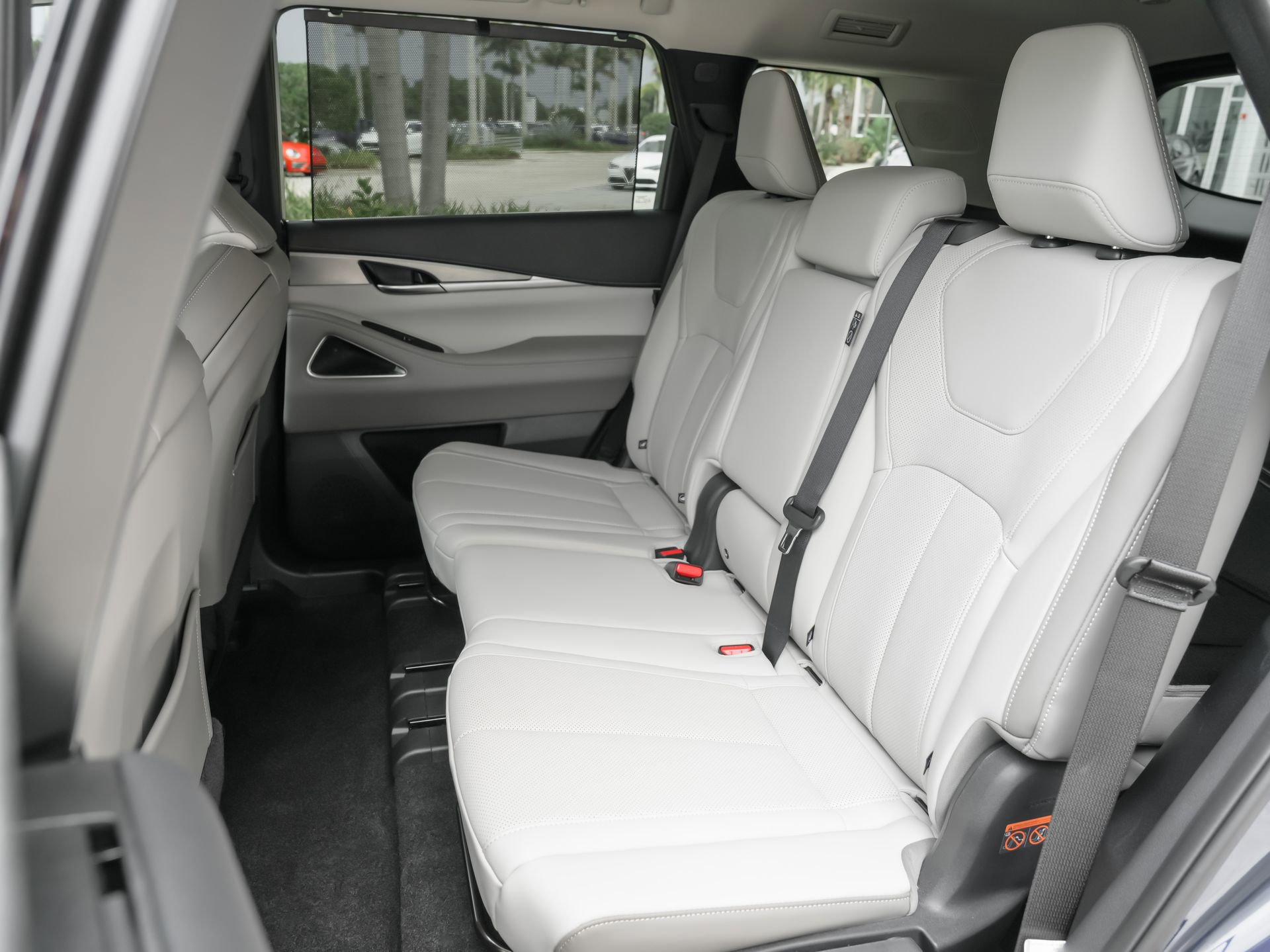Certified 2026 INFINITI QX60 Luxe w/ Cargo Package FWD image 33