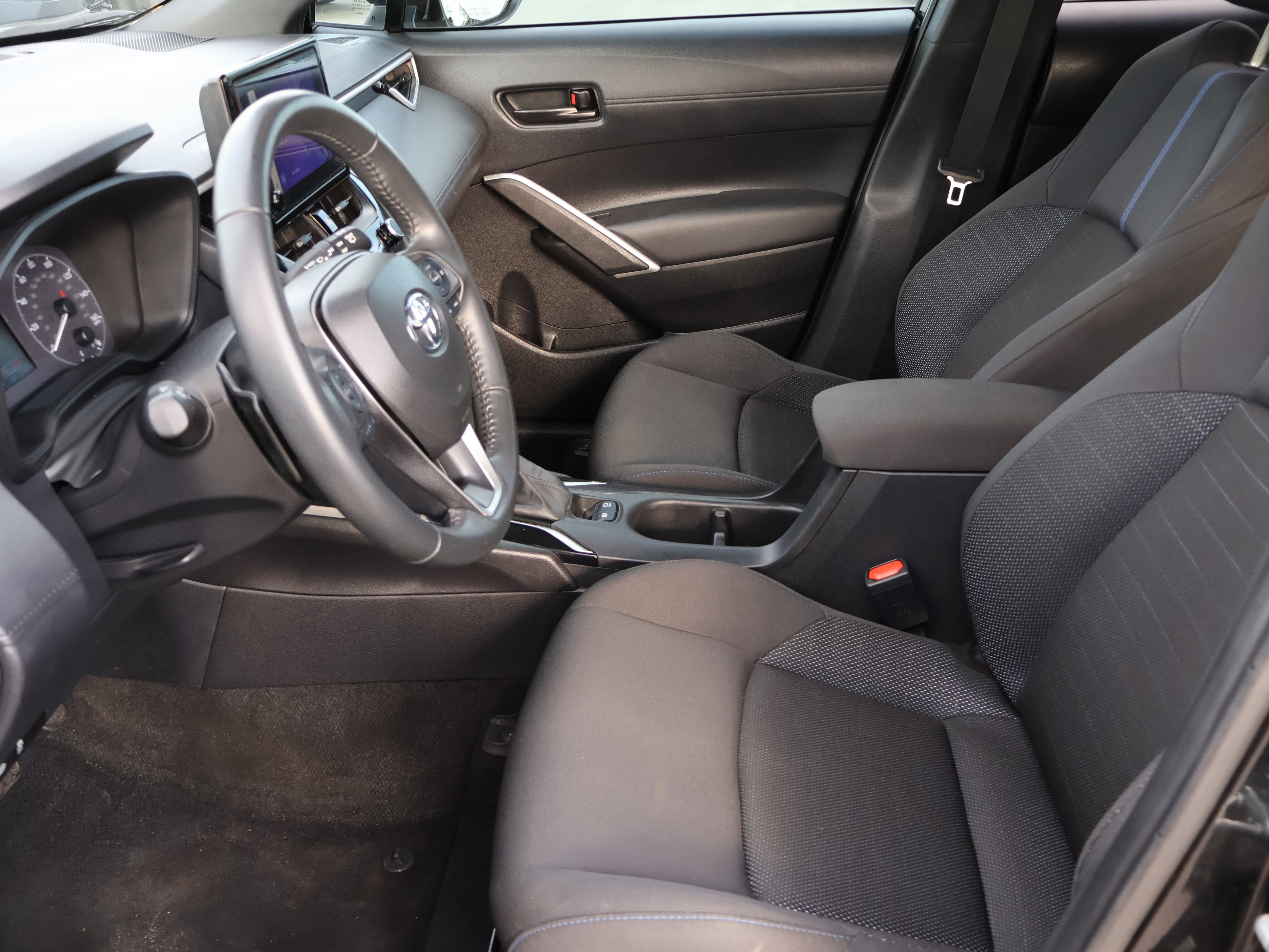 Used 2024 Toyota Corolla Cross SE AWD/4WD image 40