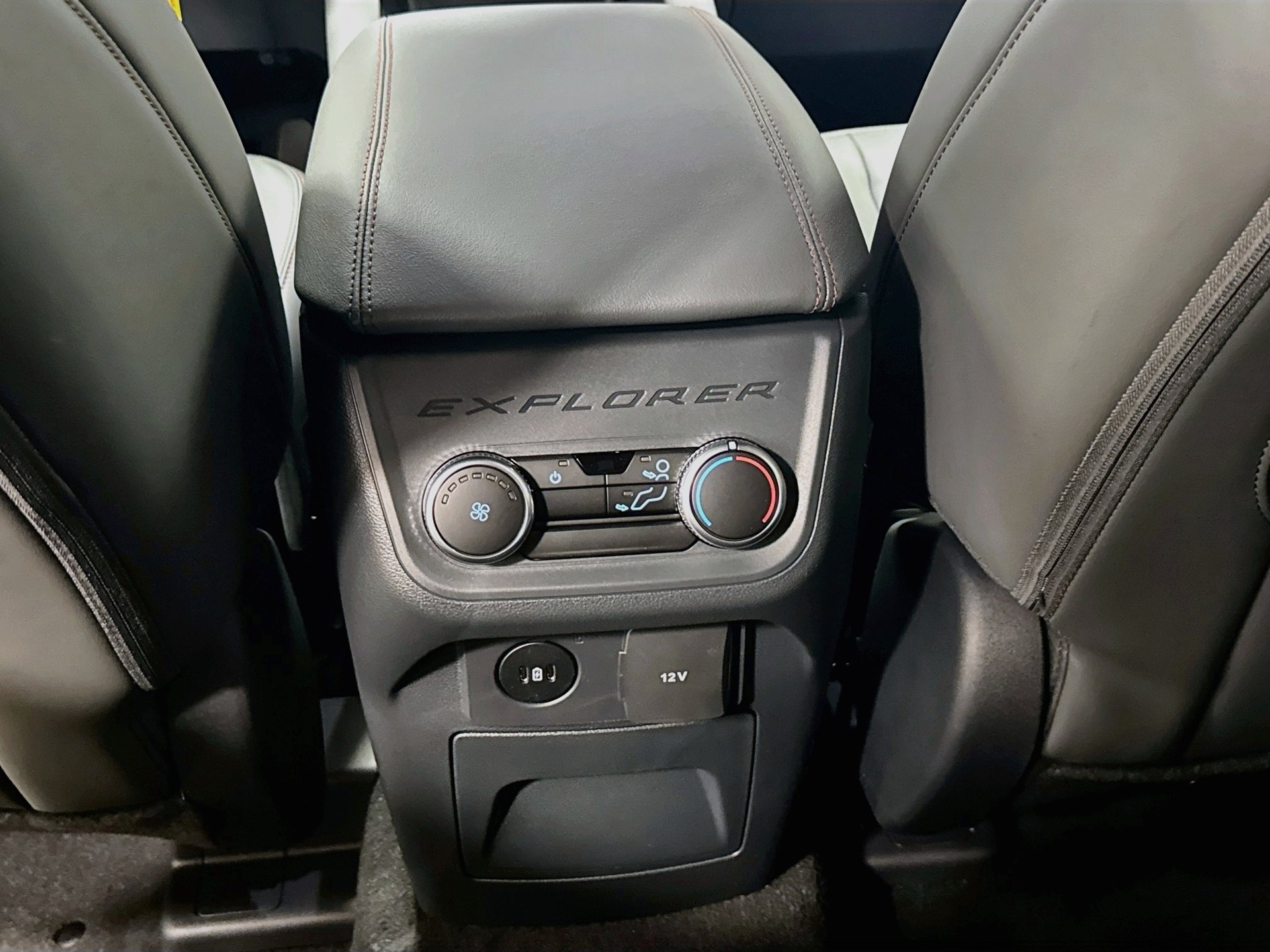 New 2027 Ford Explorer Active w/ Active Comfort Package RWD image 24