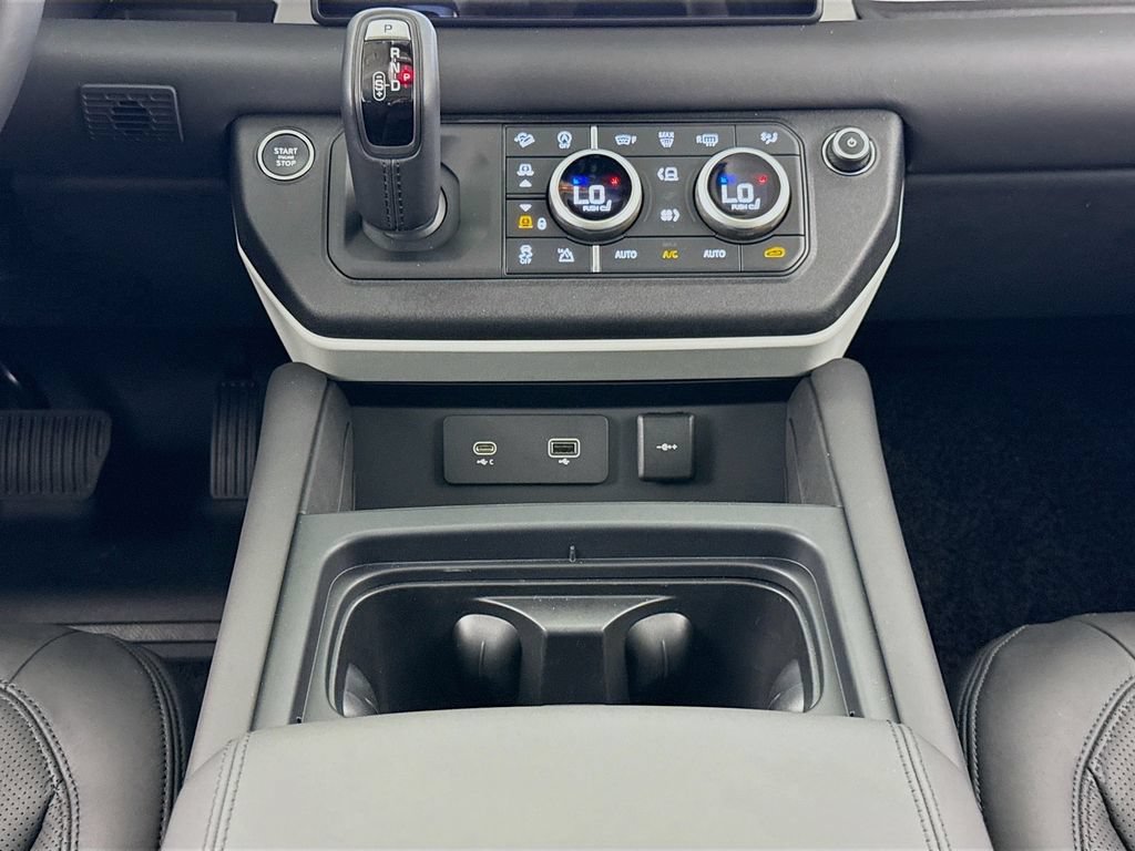 Used 2024 Land Rover Defender 110 SE AWD/4WD image 12