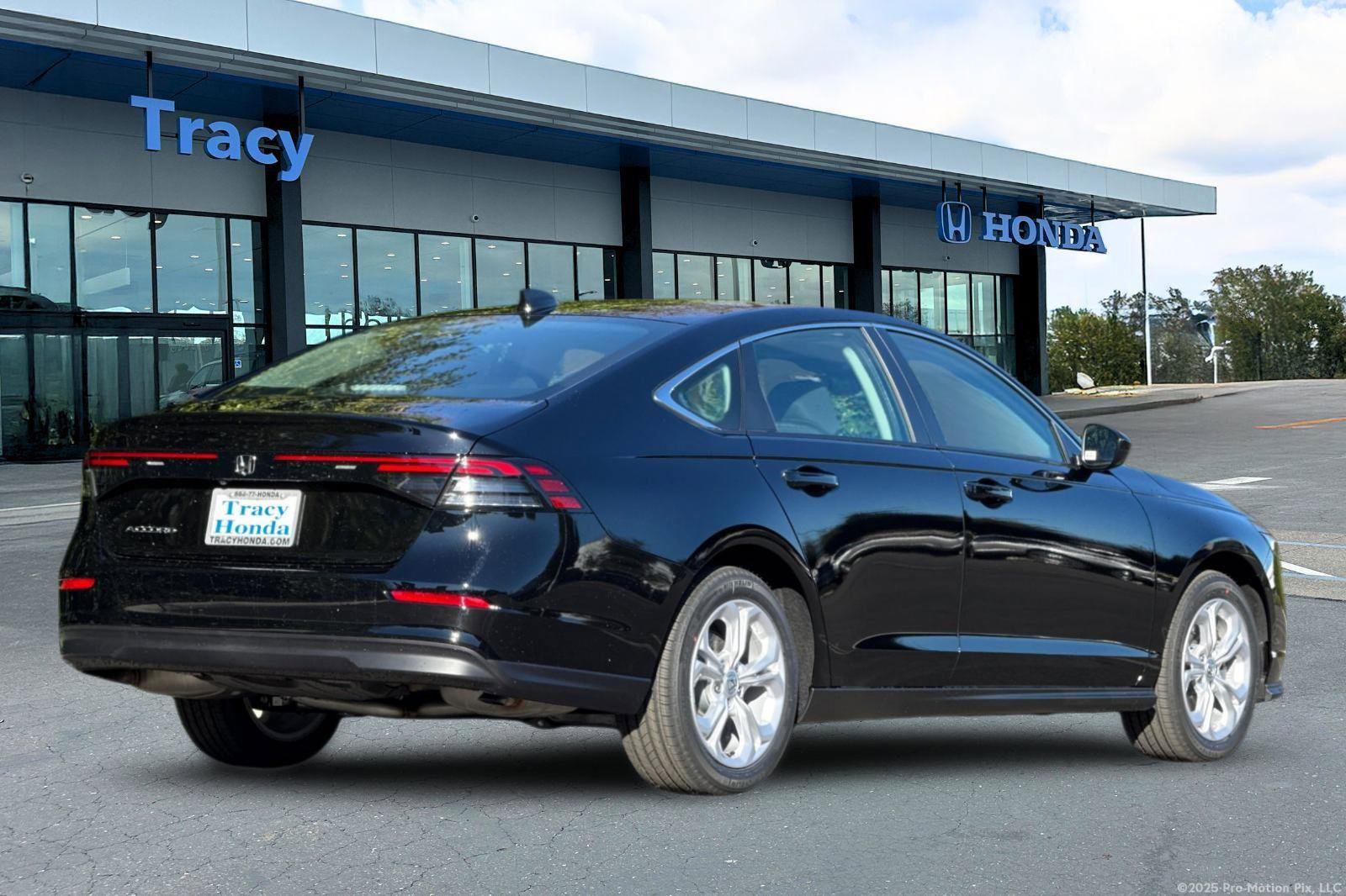 New 2025 Honda Accord LX image 4