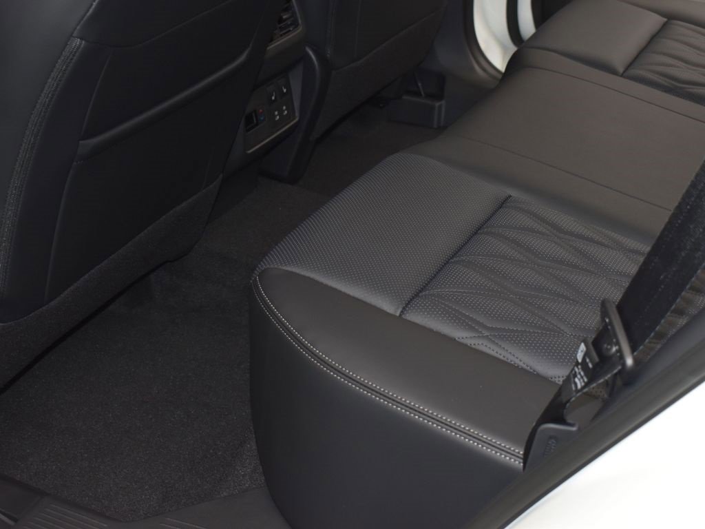 New 2026 Nissan Rogue Platinum image 12