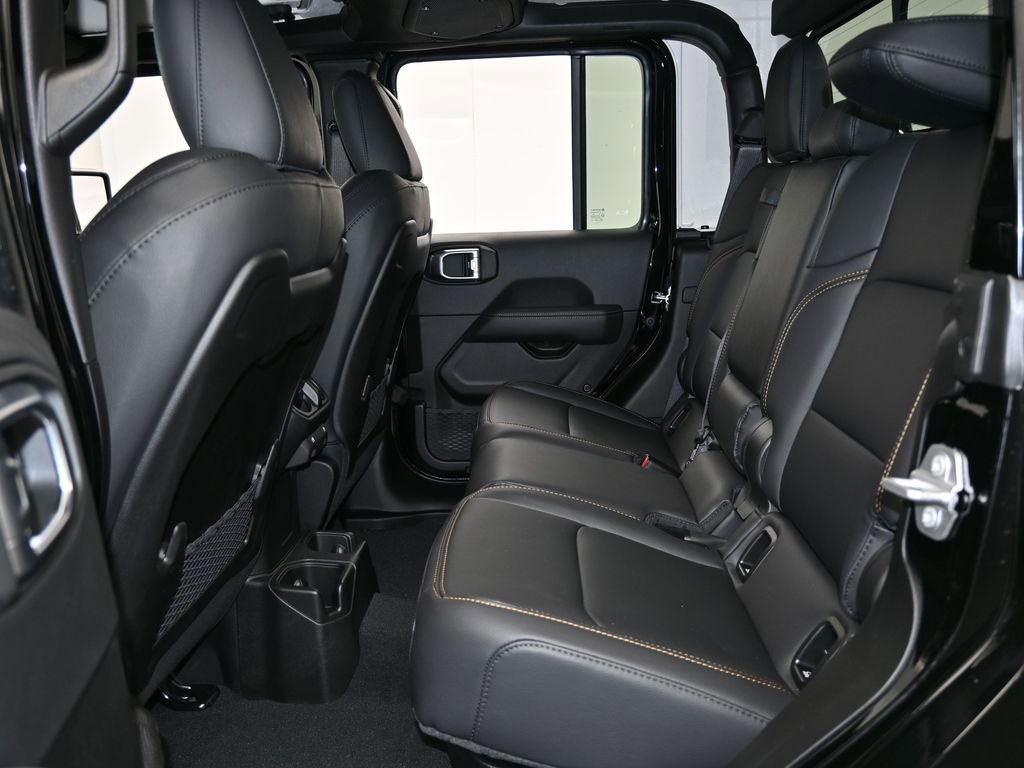 Used 2024 Jeep Gladiator Sport w/ Premium Package image 29