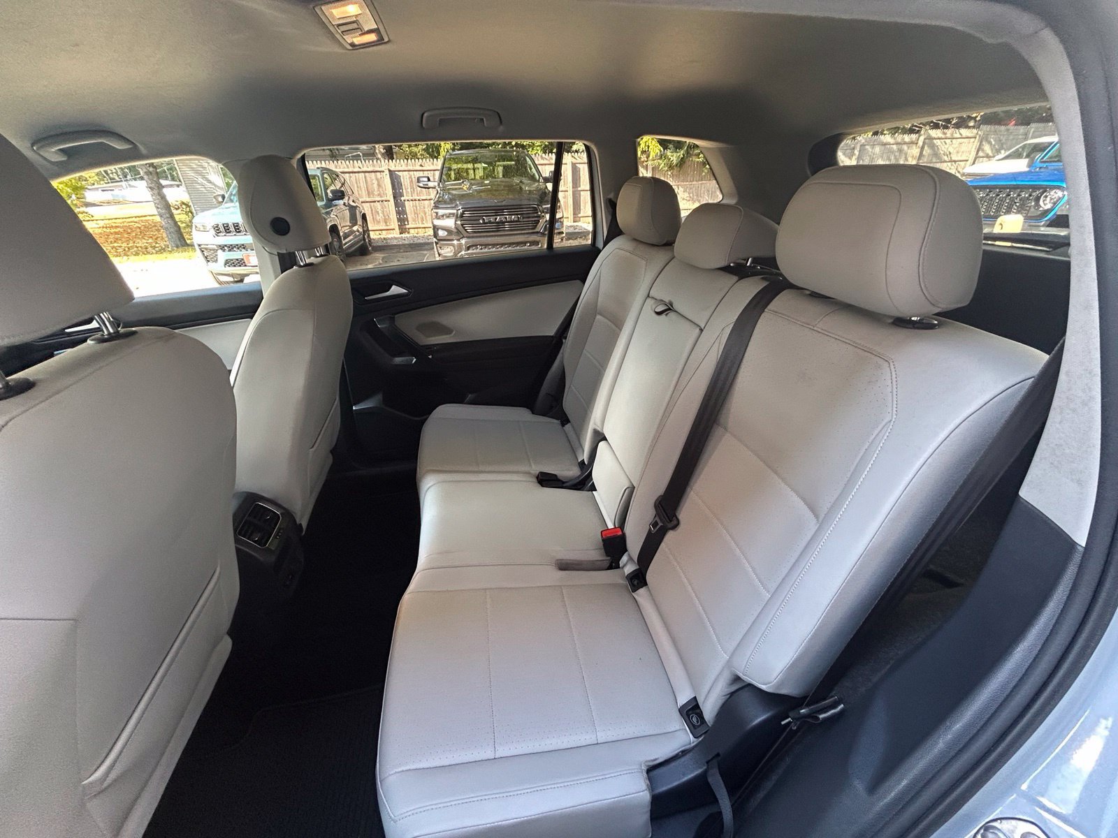Used 2018 Volkswagen Tiguan SE AWD/4WD image 12