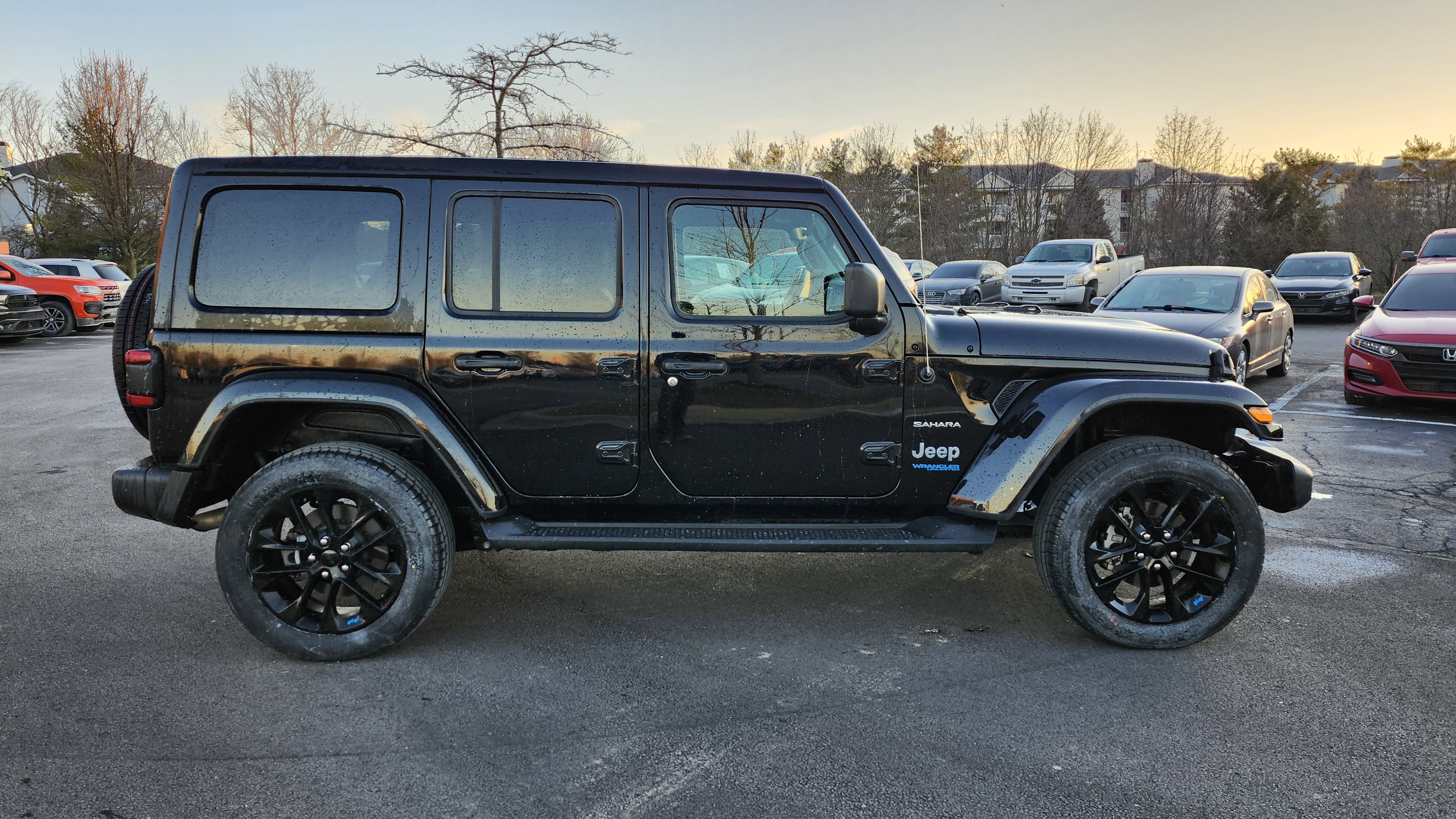 Used 2022 Jeep Wrangler Unlimited Sahara w/ Cold Weather Group image 19