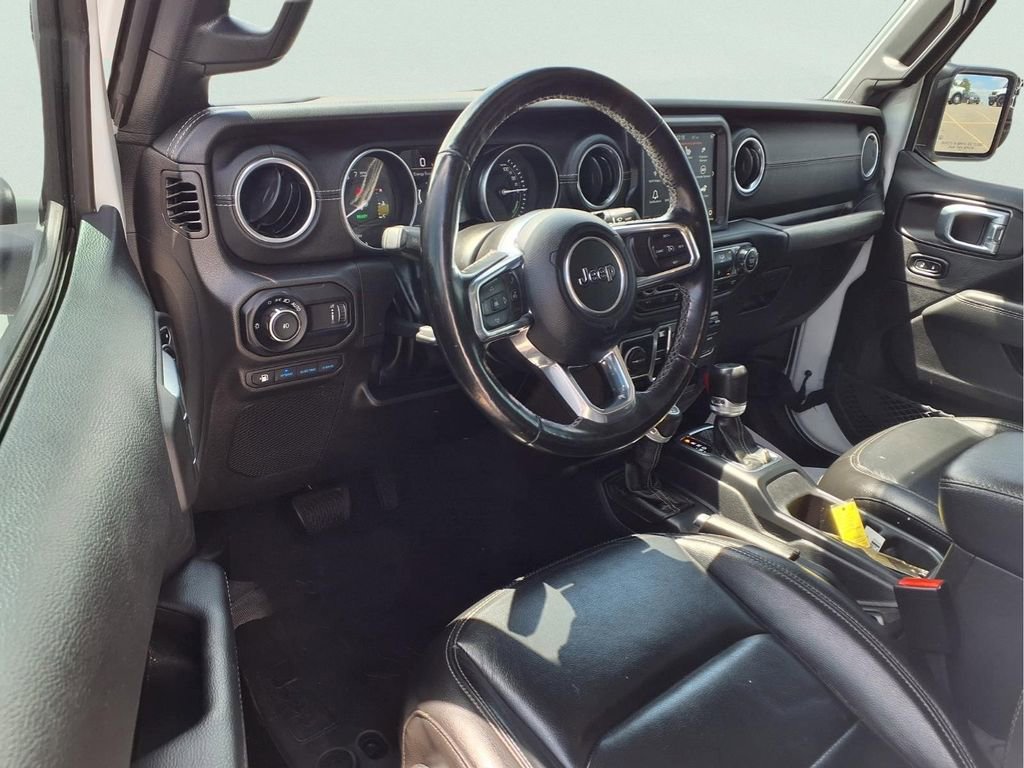 Used 2023 Jeep Wrangler Unlimited Sahara w/ Cold Weather Group AWD/4WD image 8
