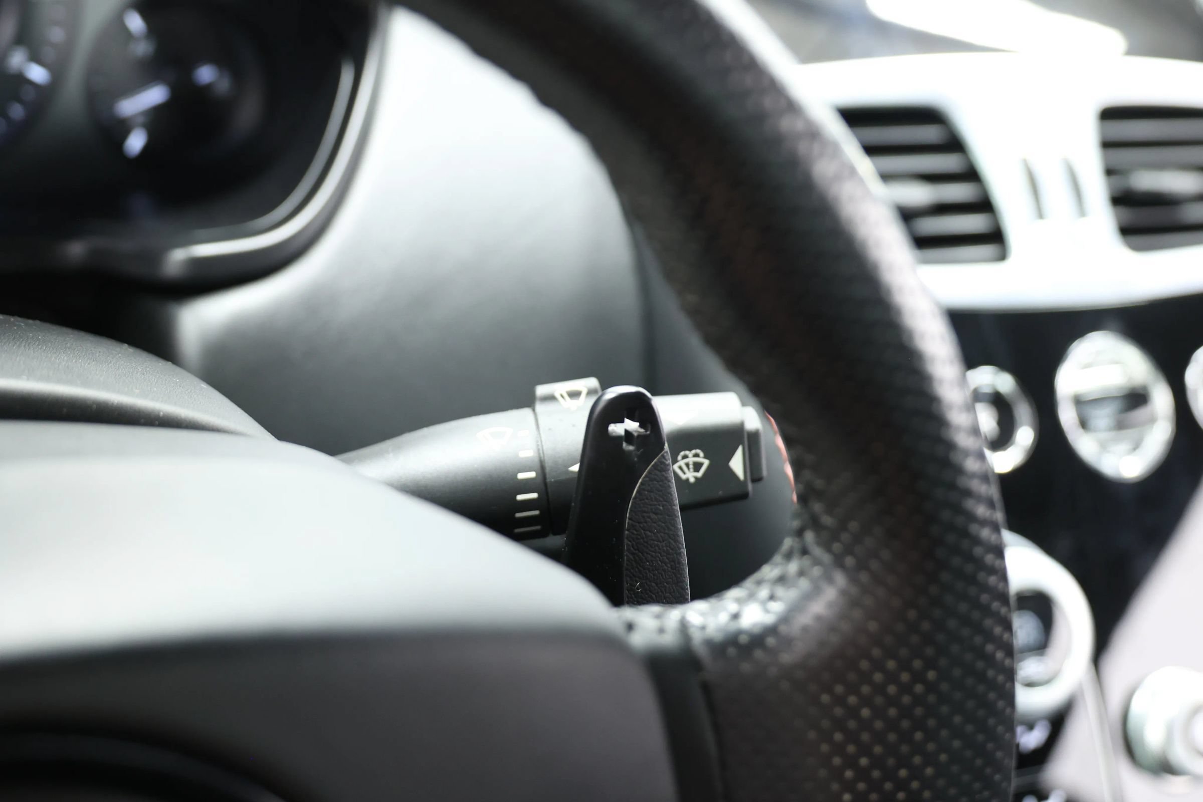 Used 2014 Aston Martin Vanquish Coupe RWD image 31
