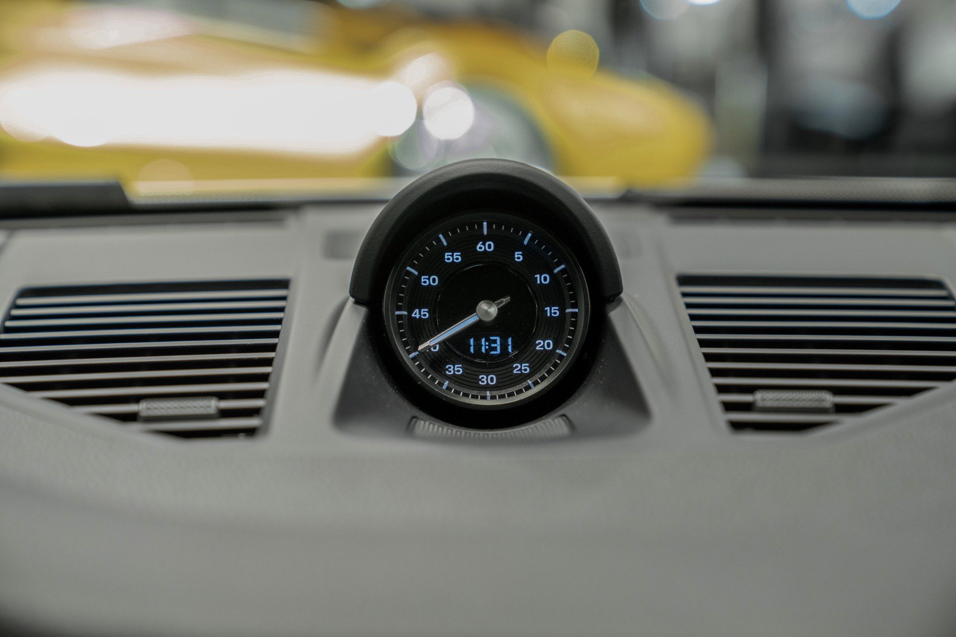 Used 2025 Porsche 911 Carrera image 31