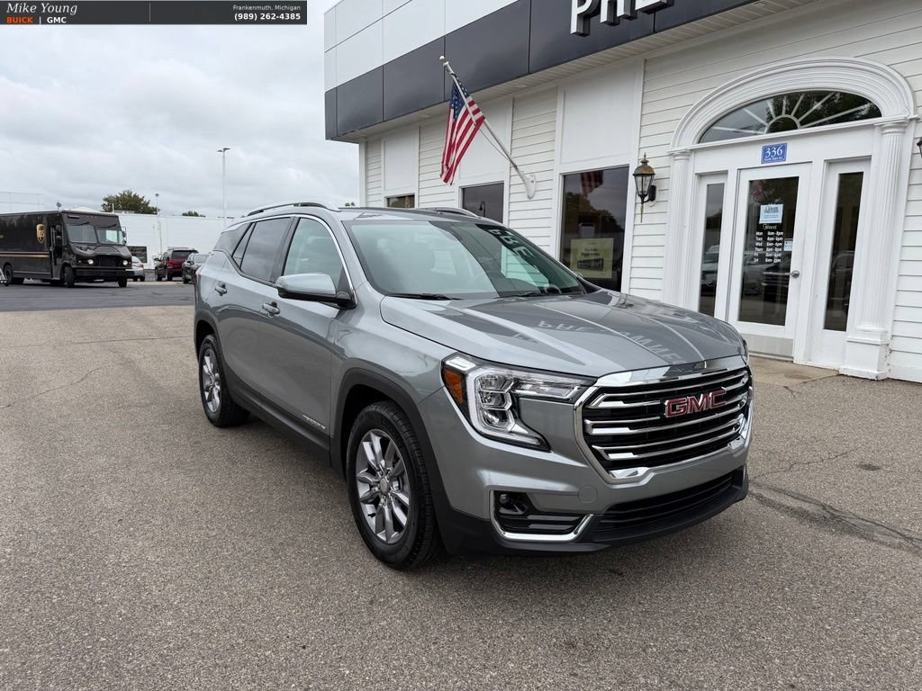 Used 2024 GMC Terrain SLT FWD image 3