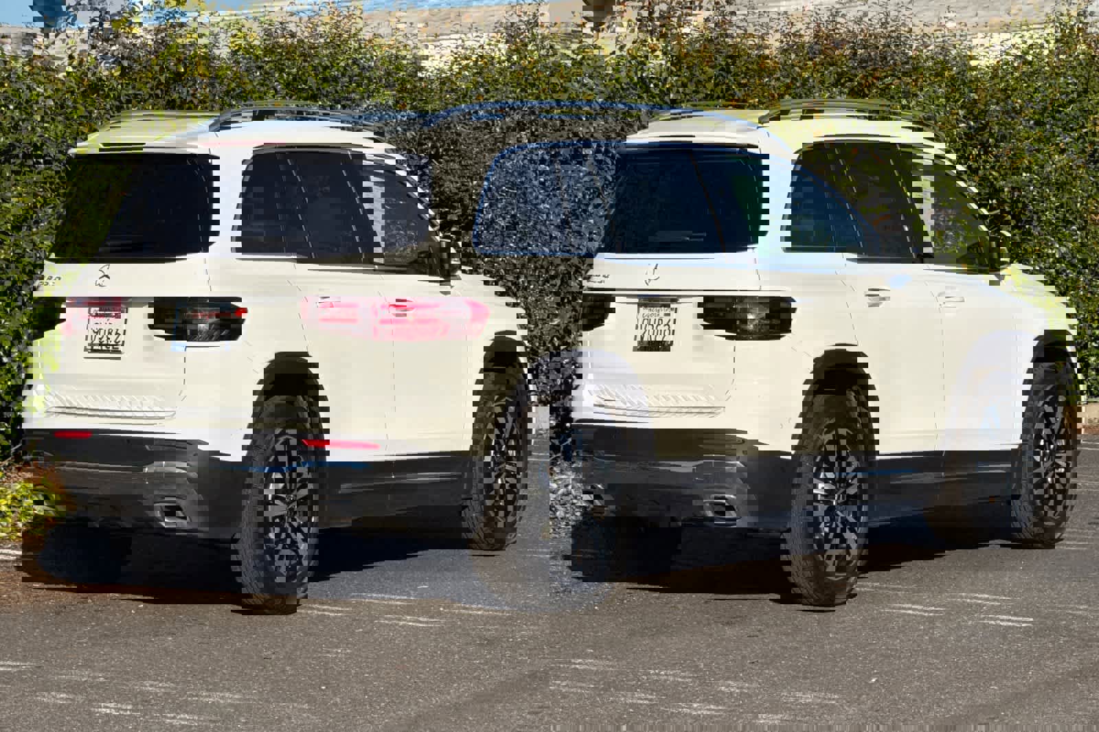 Certified 2025 Mercedes-Benz GLB 250 image 3