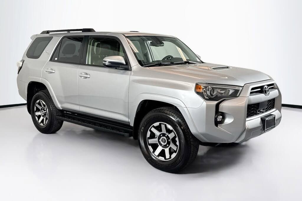 Used 2024 Toyota 4Runner TRD Off-Road Premium image 2
