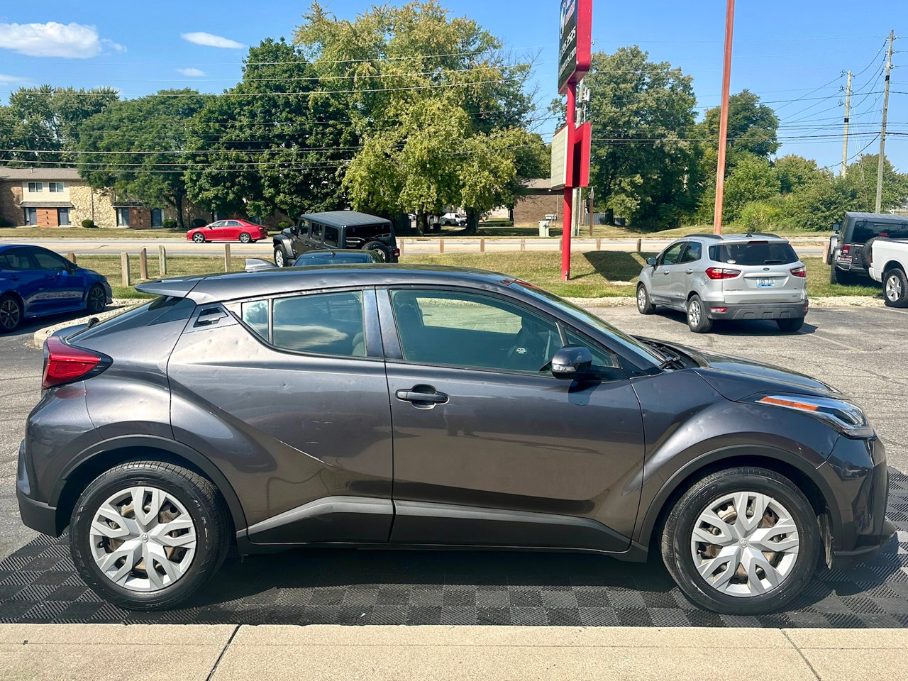 Used 2021 Toyota C-HR LE image 15