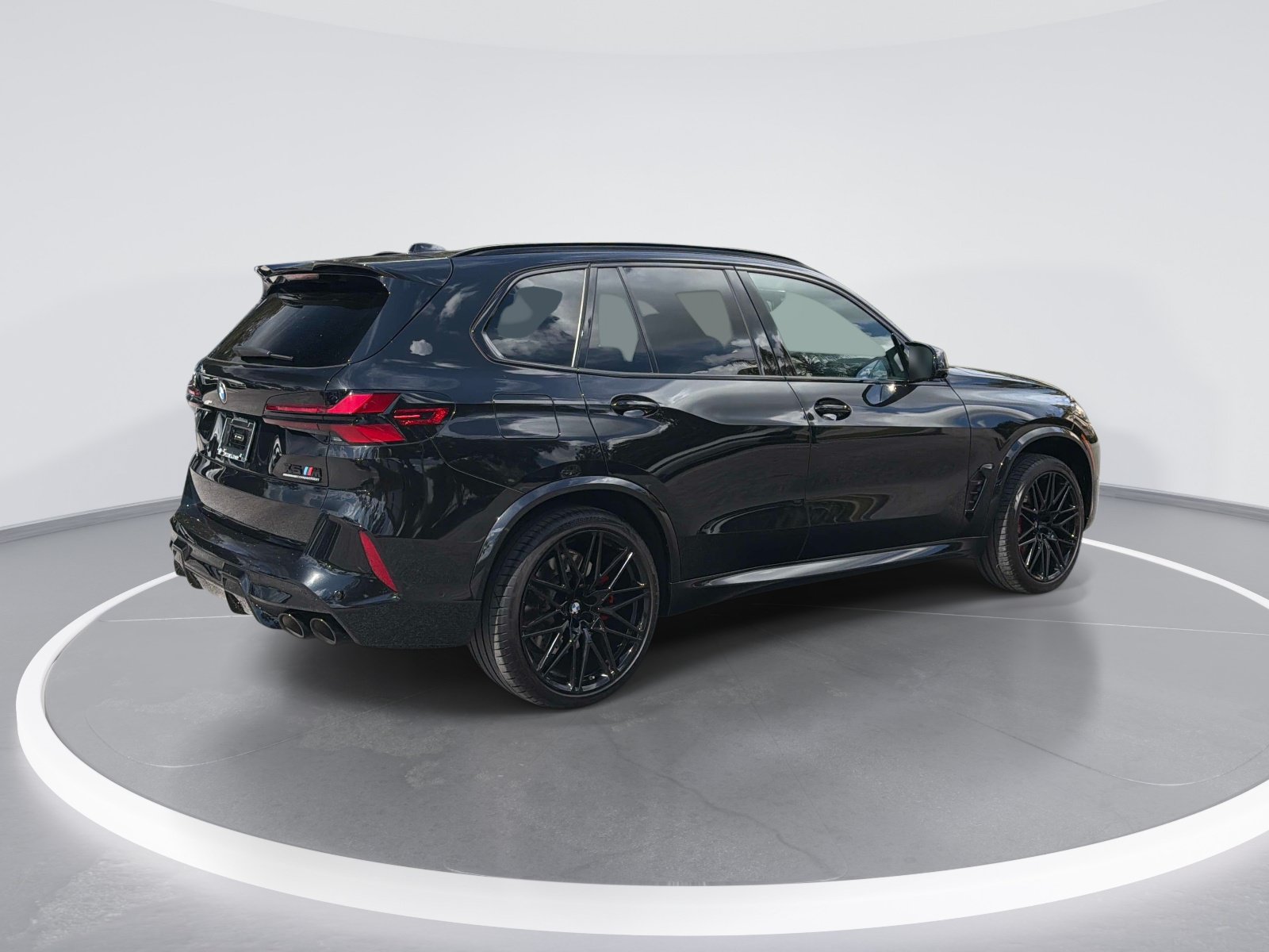Used 2025 BMW X5 M Competition w/ Executive Package AWD/4WD image 3