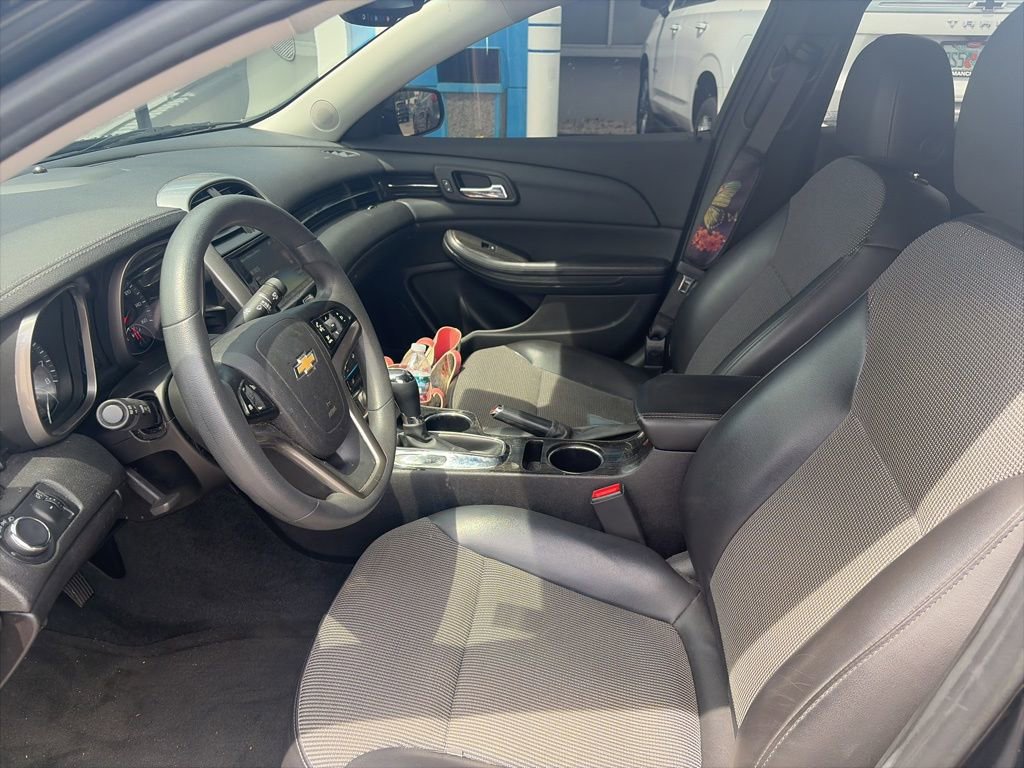 Used 2015 Chevrolet Malibu LT w/ Power Convenience Package image 12
