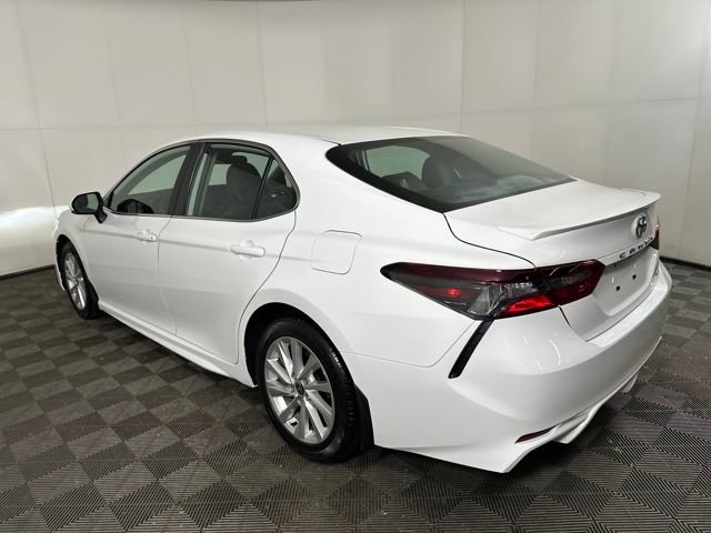 Used 2023 Toyota Camry SE image 5