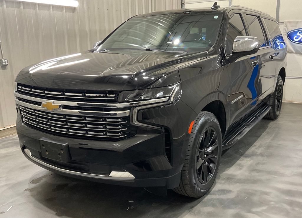 Used 2022 Chevrolet Suburban Premier RWD image 3