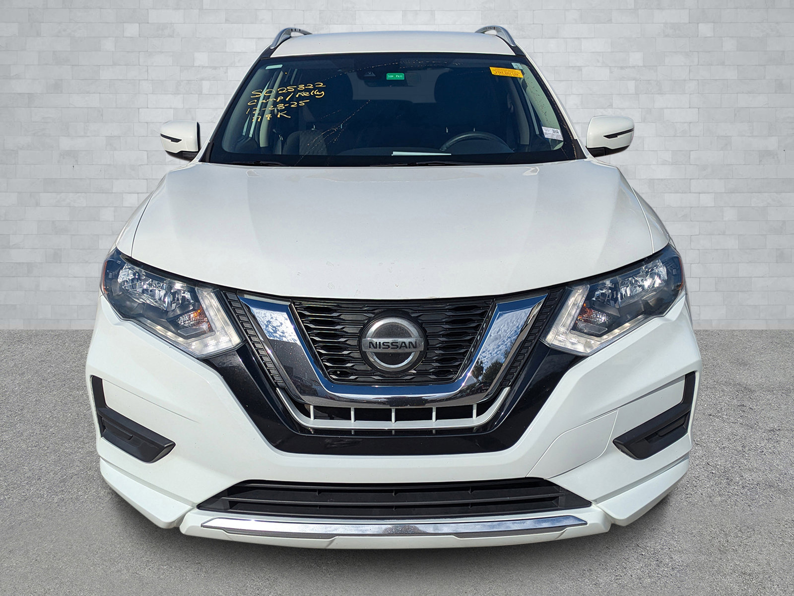 Used 2019 Nissan Rogue SV image 3