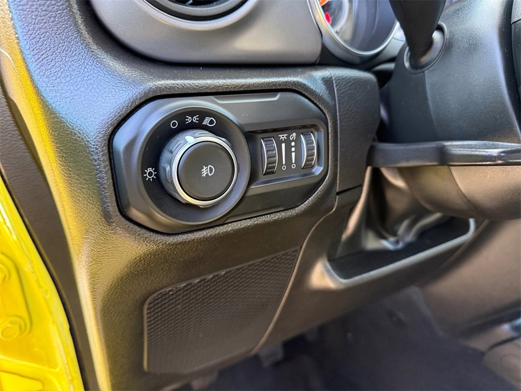 Used 2022 Jeep Wrangler Willys image 17