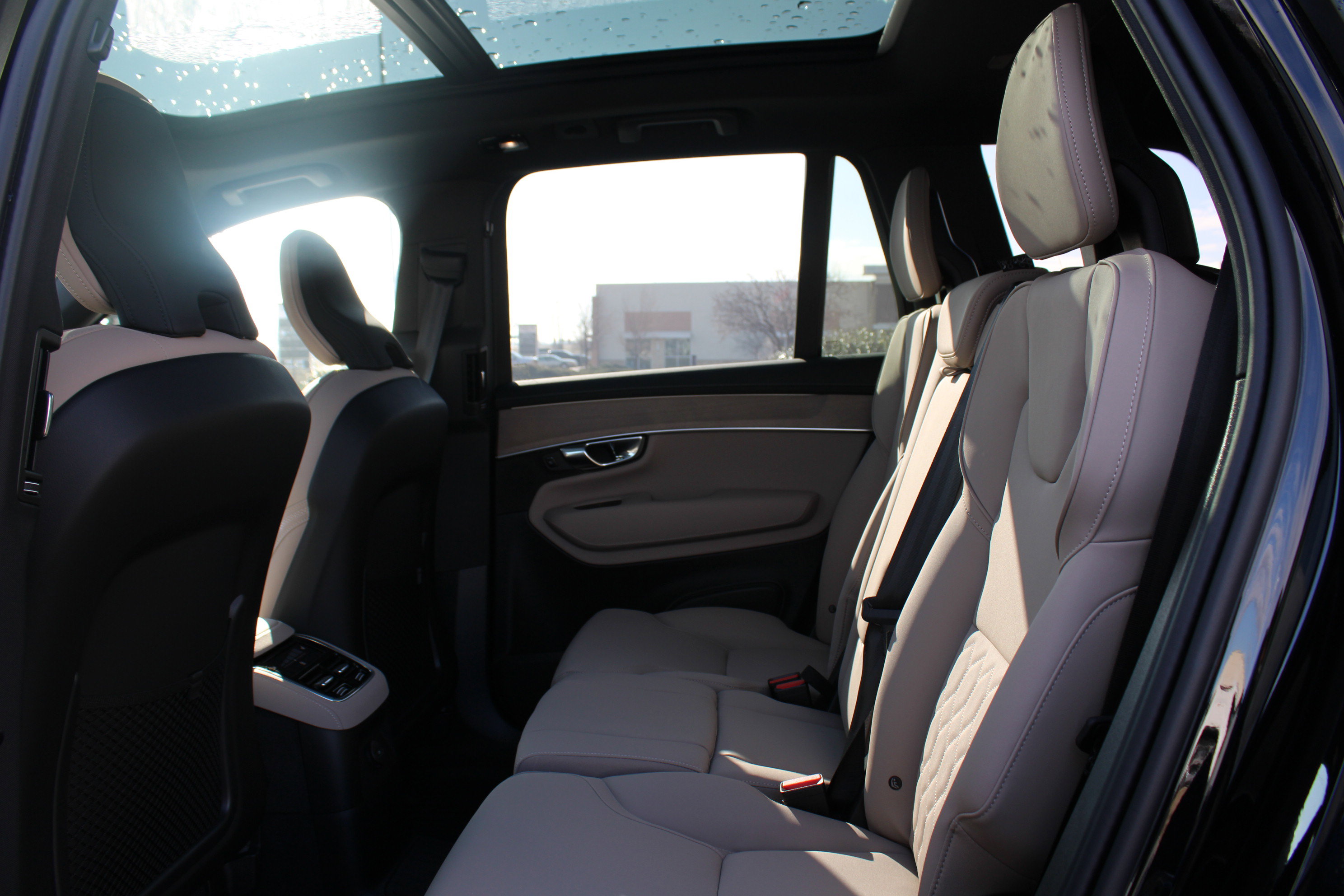 New 2026 Volvo XC90 T8 Plus w/ Protection Package Premier AWD/4WD image 36