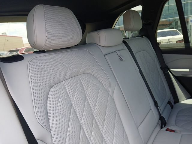 Used 2023 BMW X5 sDrive40i w/ M Sport Package RWD image 13