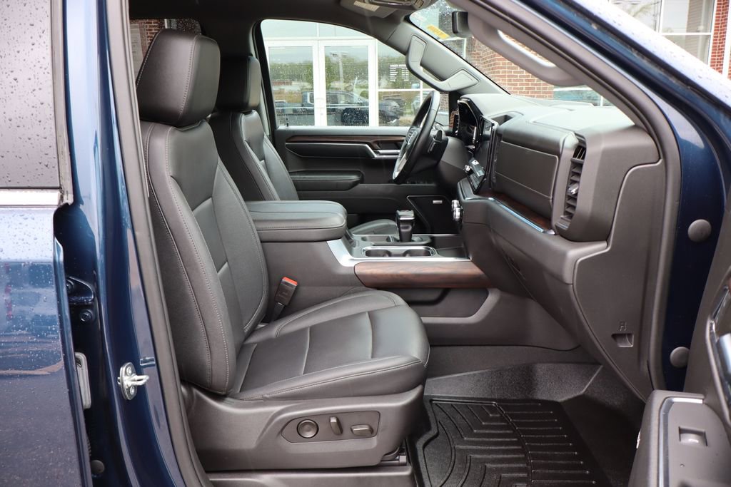 Used 2023 GMC Sierra 1500 SLT w/ SLT Convenience Package AWD/4WD image 48