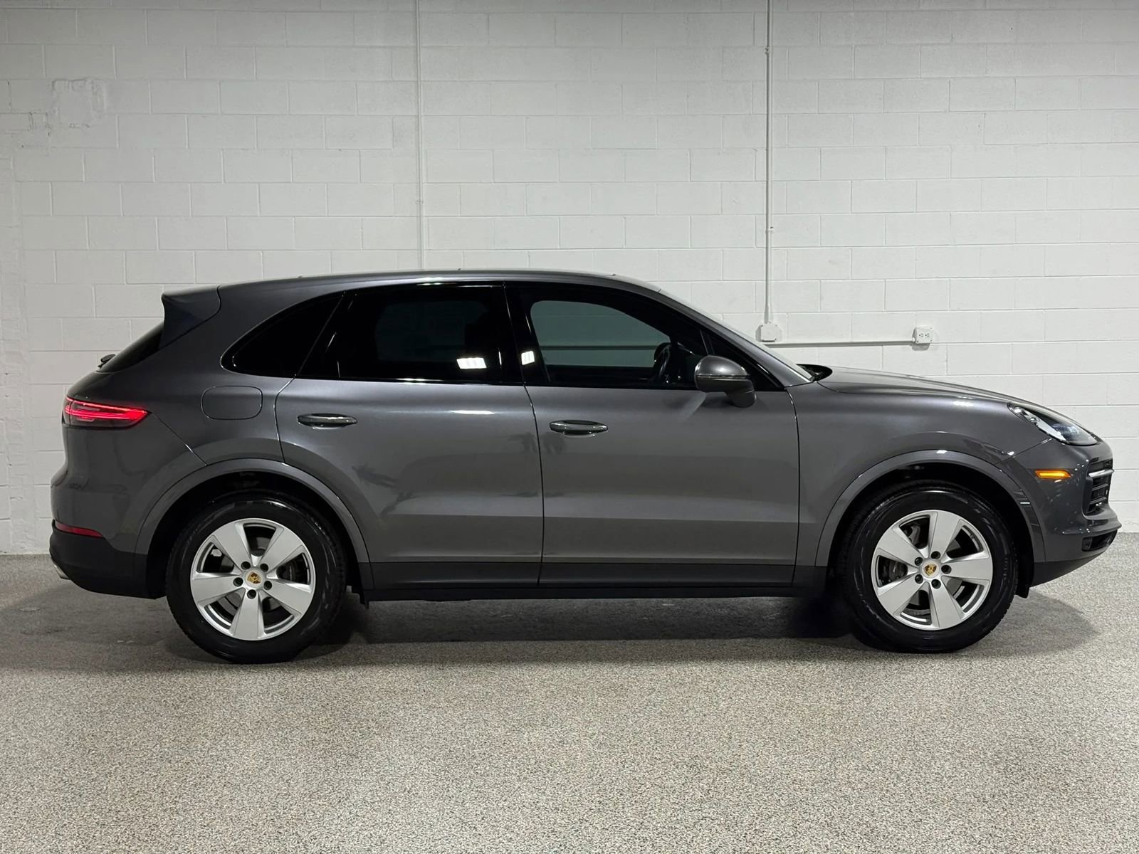 Used 2020 Porsche Cayenne AWD/4WD image 5