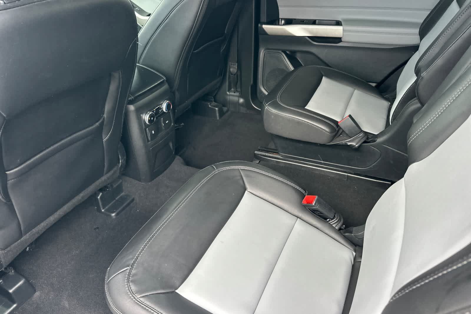Certified 2023 Ford Explorer XLT w/ Equipment Group 202A RWD image 4