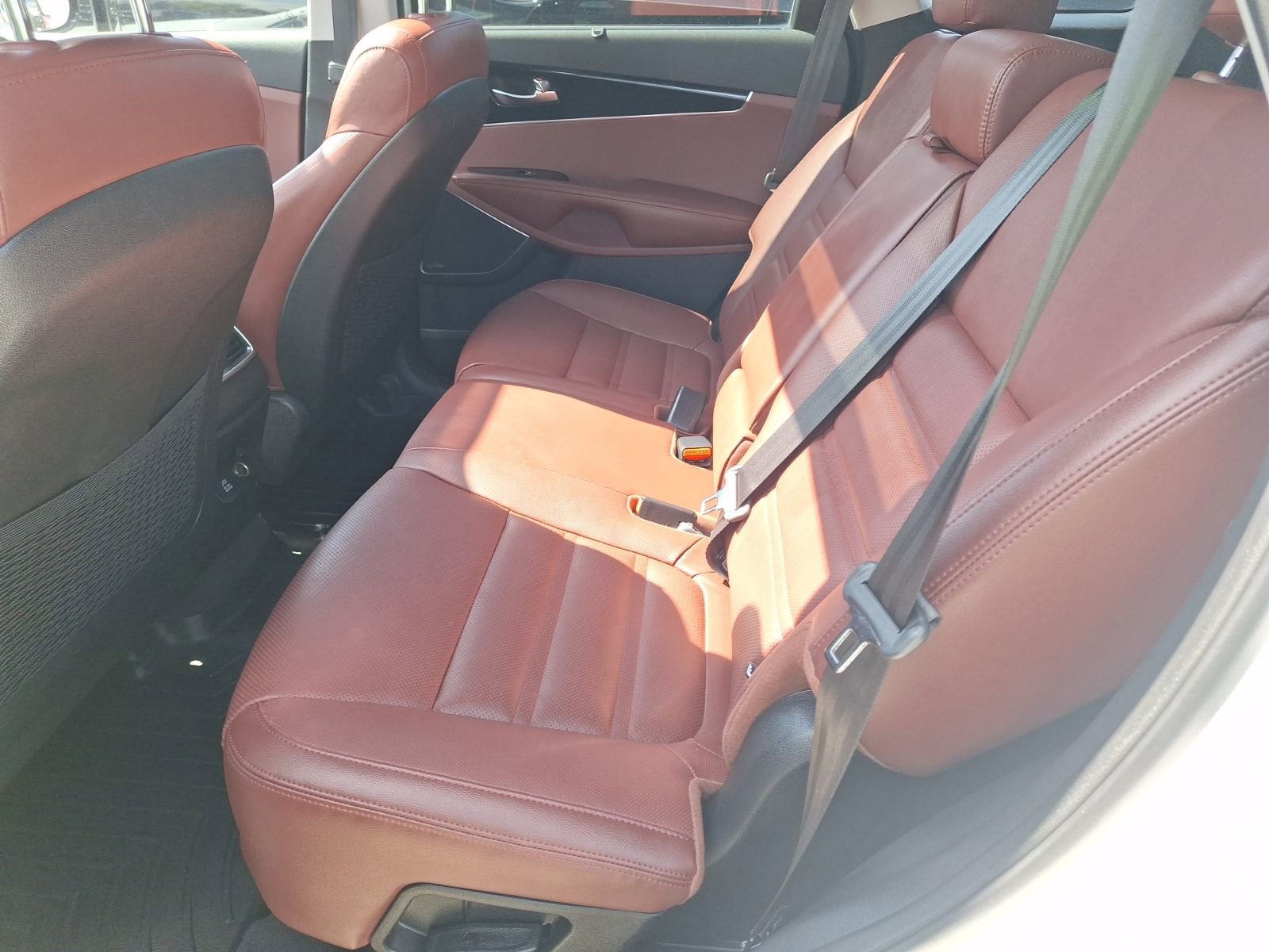 Used 2018 Kia Sorento SX image 32