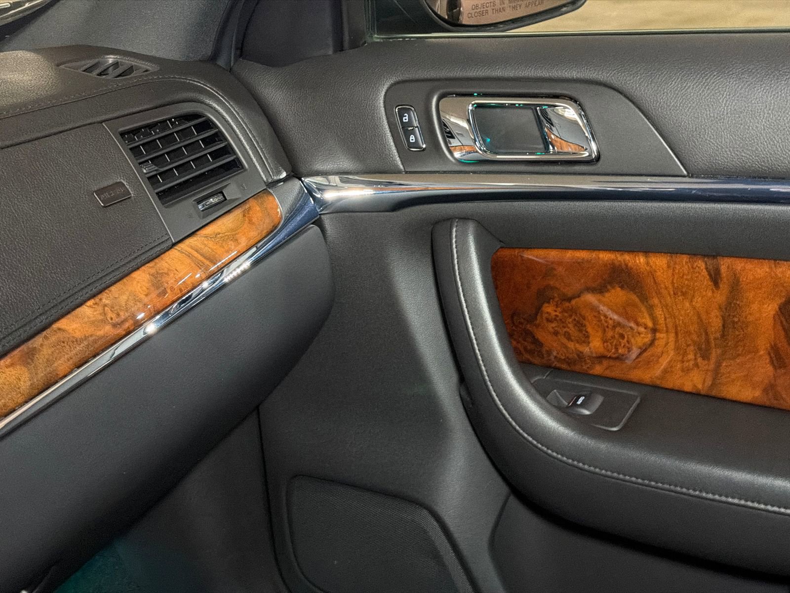 Used 2015 Lincoln MKS AWD w/ Equipment Group 101A image 29