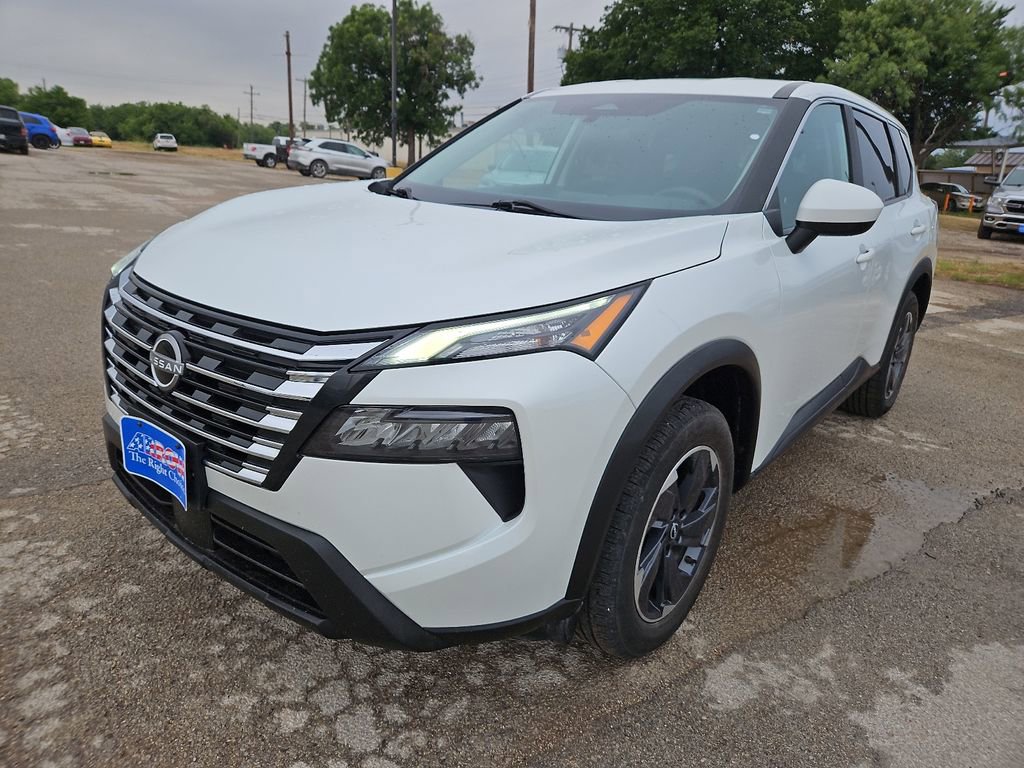 Used 2024 Nissan Rogue SV FWD image 4