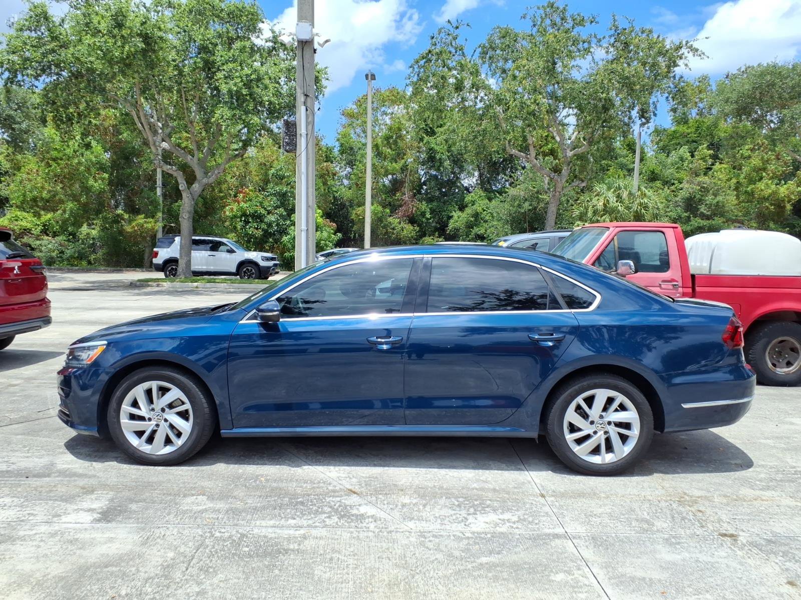 Used 2018 Volkswagen Passat 2.0T SE w/ SE Lighting Package FWD image 7