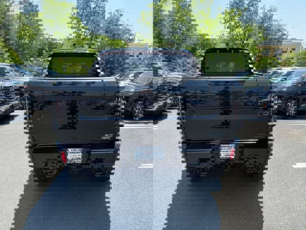 New 2025 GMC Hummer EV 2X w/ LPO, Dark Essentials Package image 6
