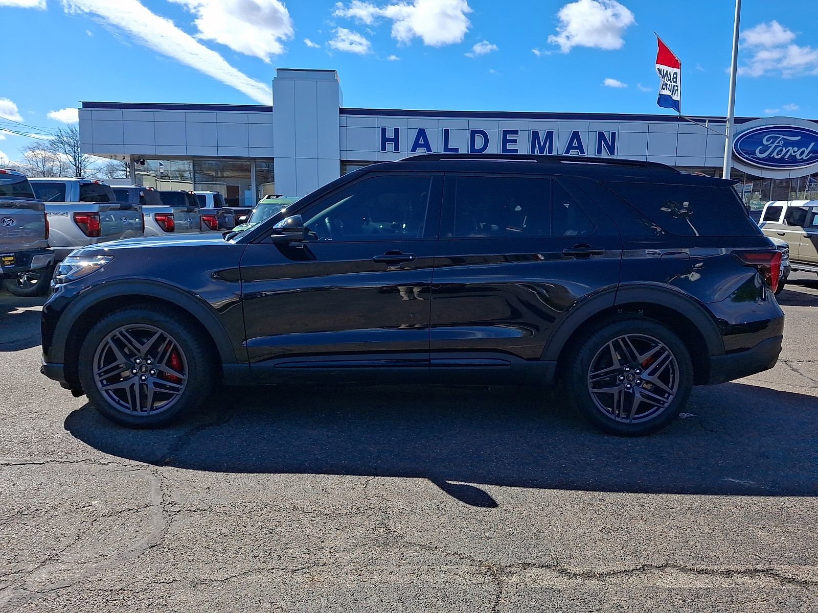 Used 2025 Ford Explorer ST w/ Sun And Sound Package image 4