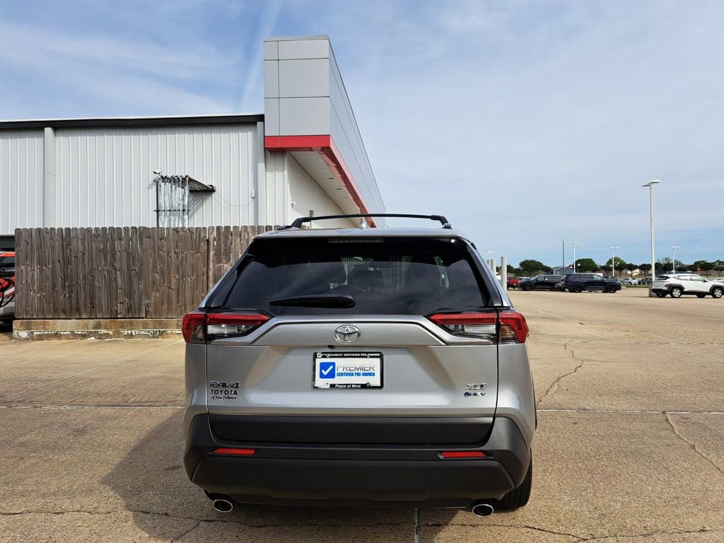 Used 2025 Toyota RAV4 XLE Premium image 5