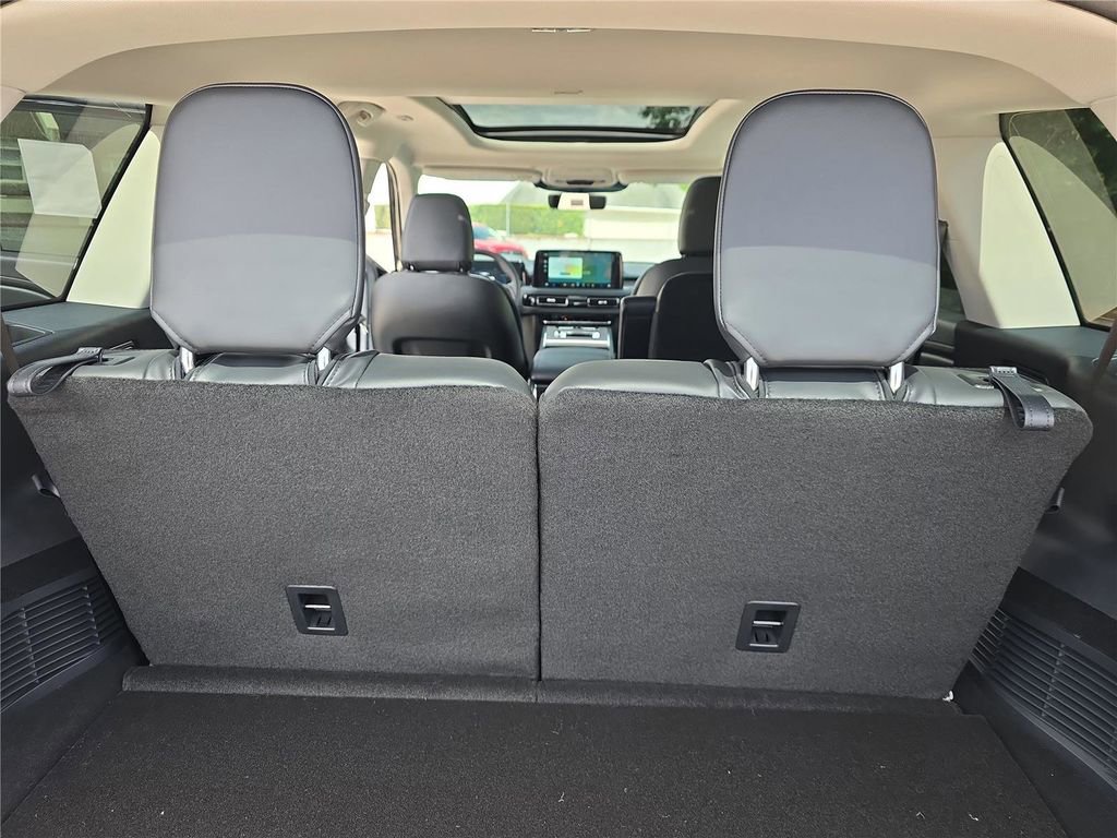 New 2026 Lincoln Aviator 2WD w/ Jet Appearance Package image 25