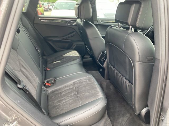 Used 2018 Porsche Macan image 24