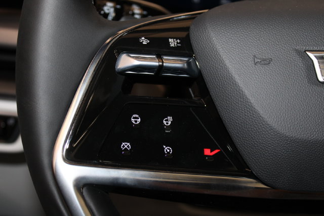 New 2027 Cadillac Vistiq Luxury AWD/4WD image 22