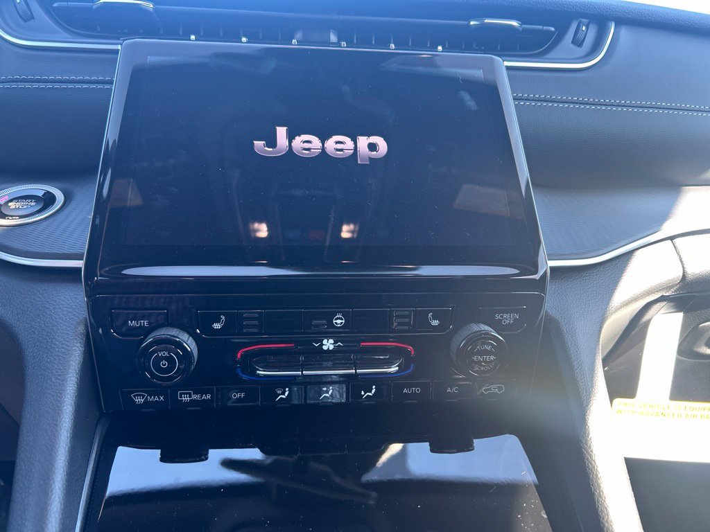 New 2027 Jeep Grand Cherokee Laredo X AWD/4WD image 14