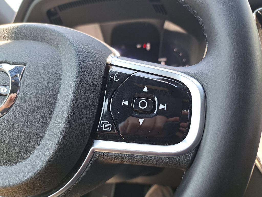 Used 2024 Volvo XC60 T8 Ultimate w/ Climate Package AWD/4WD image 17