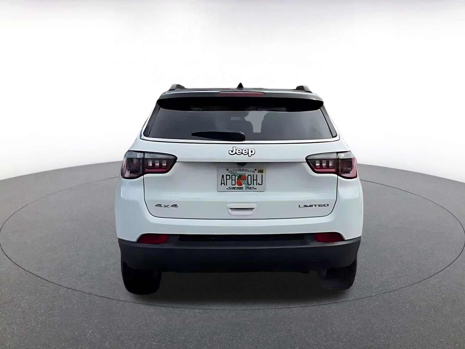 Used 2025 Jeep Compass Limited image 12