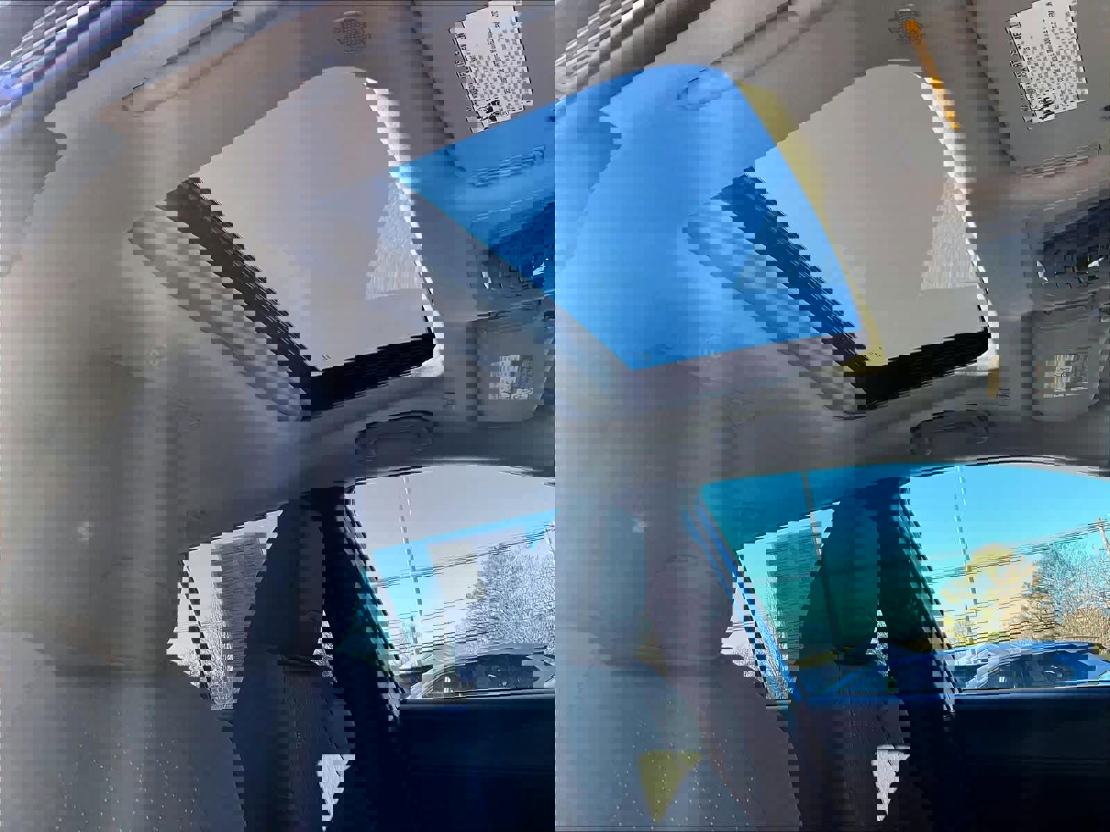 Used 2023 Toyota Corolla Cross LE image 22