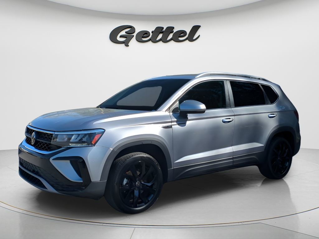 Used 2024 Volkswagen Taos SE image 2