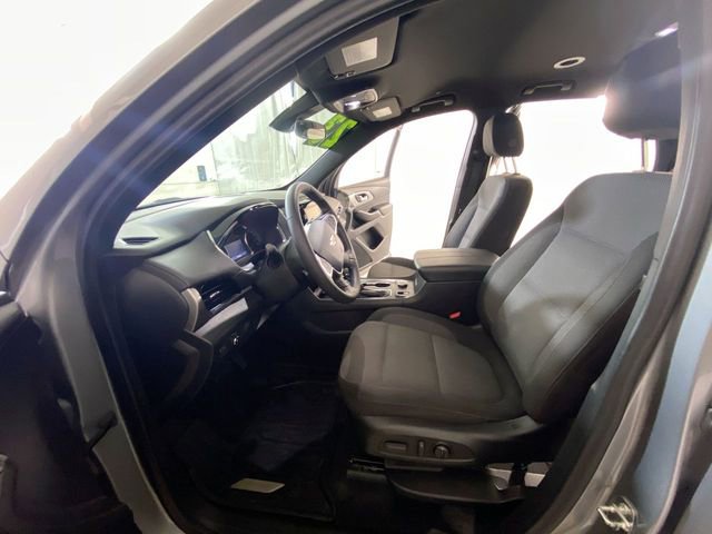 Used 2023 Chevrolet Traverse LT image 24