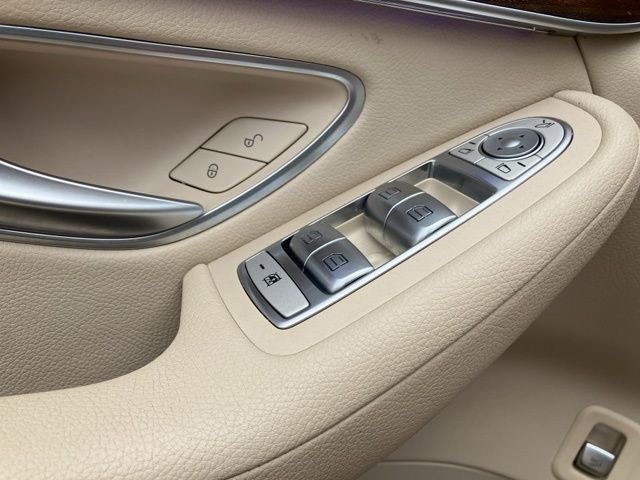 Used 2022 Mercedes-Benz GLC 300 4MATIC image 21
