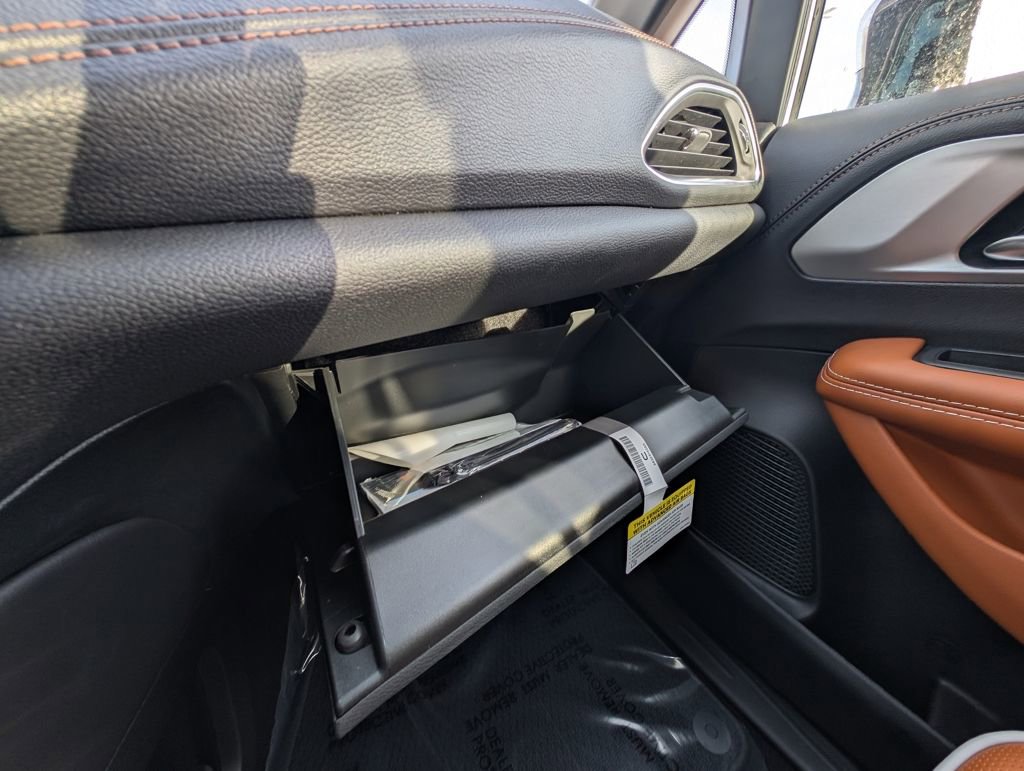 New 2026 Chrysler Pacifica Pinnacle w/ Trailer Tow Group image 38