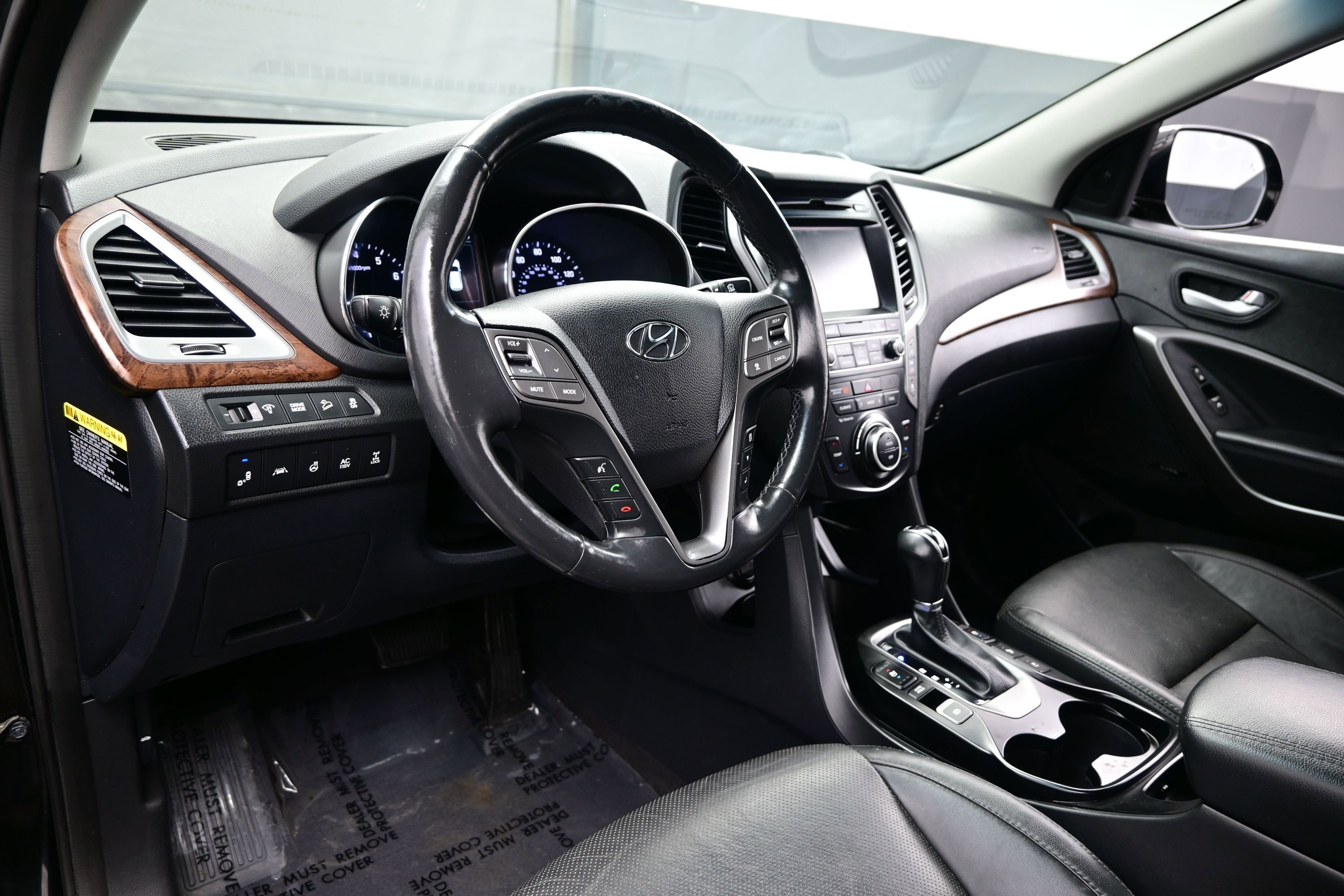 Used 2017 Hyundai Santa Fe Limited AWD/4WD image 13